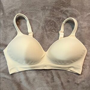 UNDEROUTFIT The Perfect Neckline Bra, Style 460, Size Large